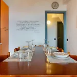 Guesthost - Beda House Διαμέρισμα