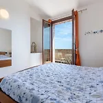 Guesthost - Beda House *
