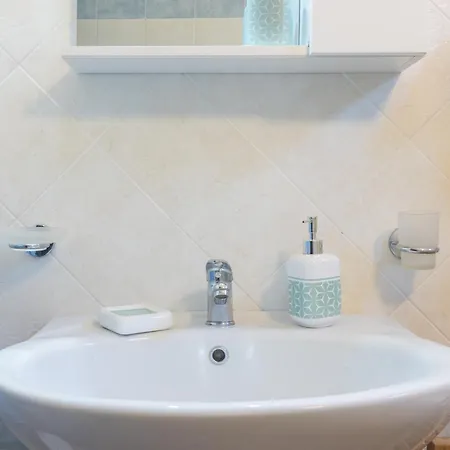 Guesthost - Beda House Apartman