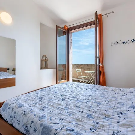 Guesthost - Beda House *